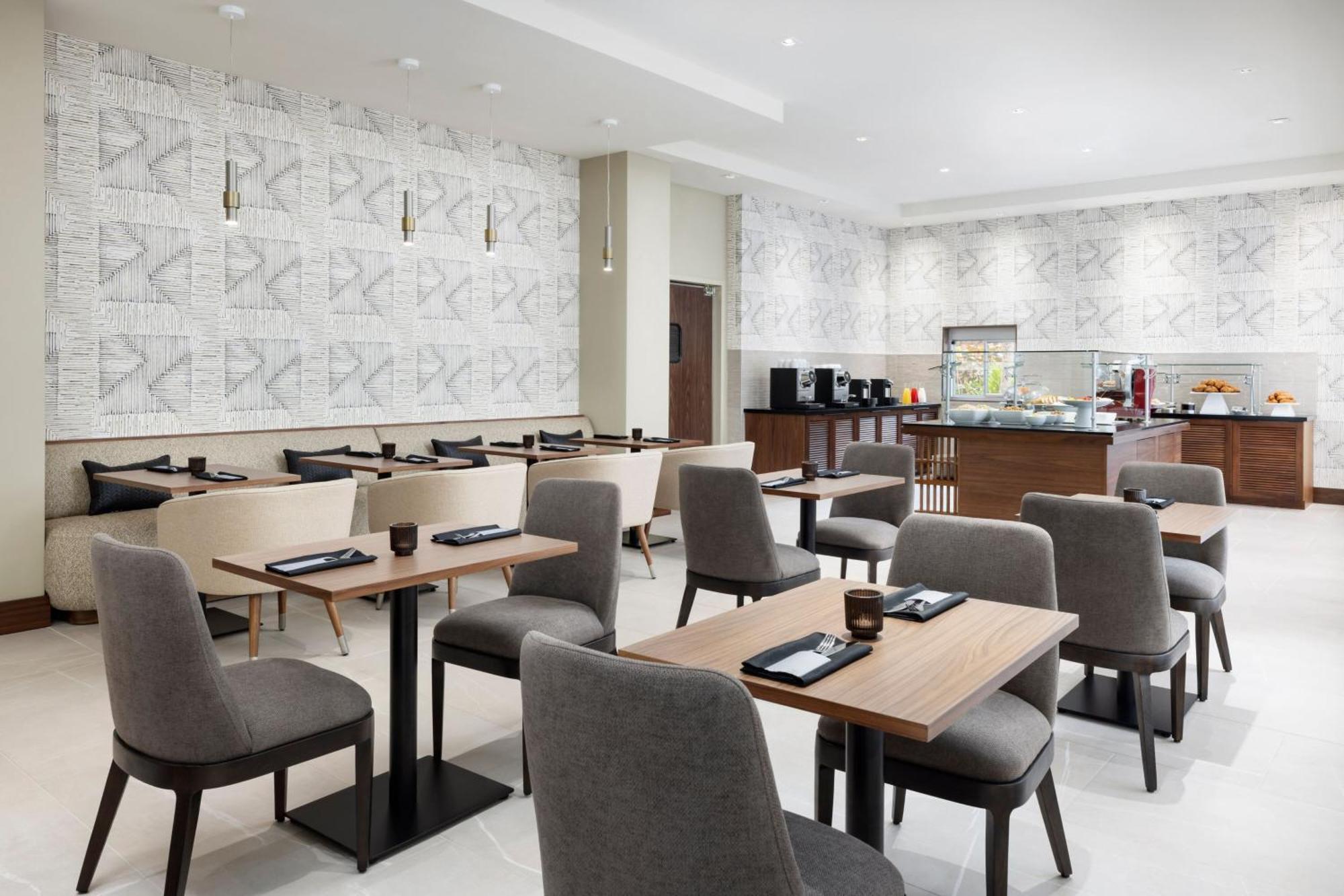 Ac Hotel By Marriott Honolulu Extérieur photo