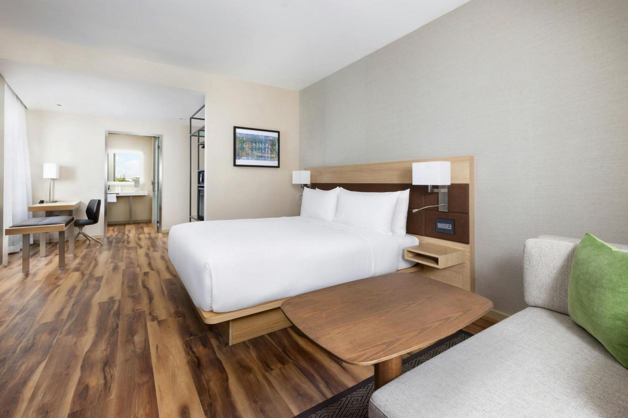 Ac Hotel By Marriott Honolulu Extérieur photo