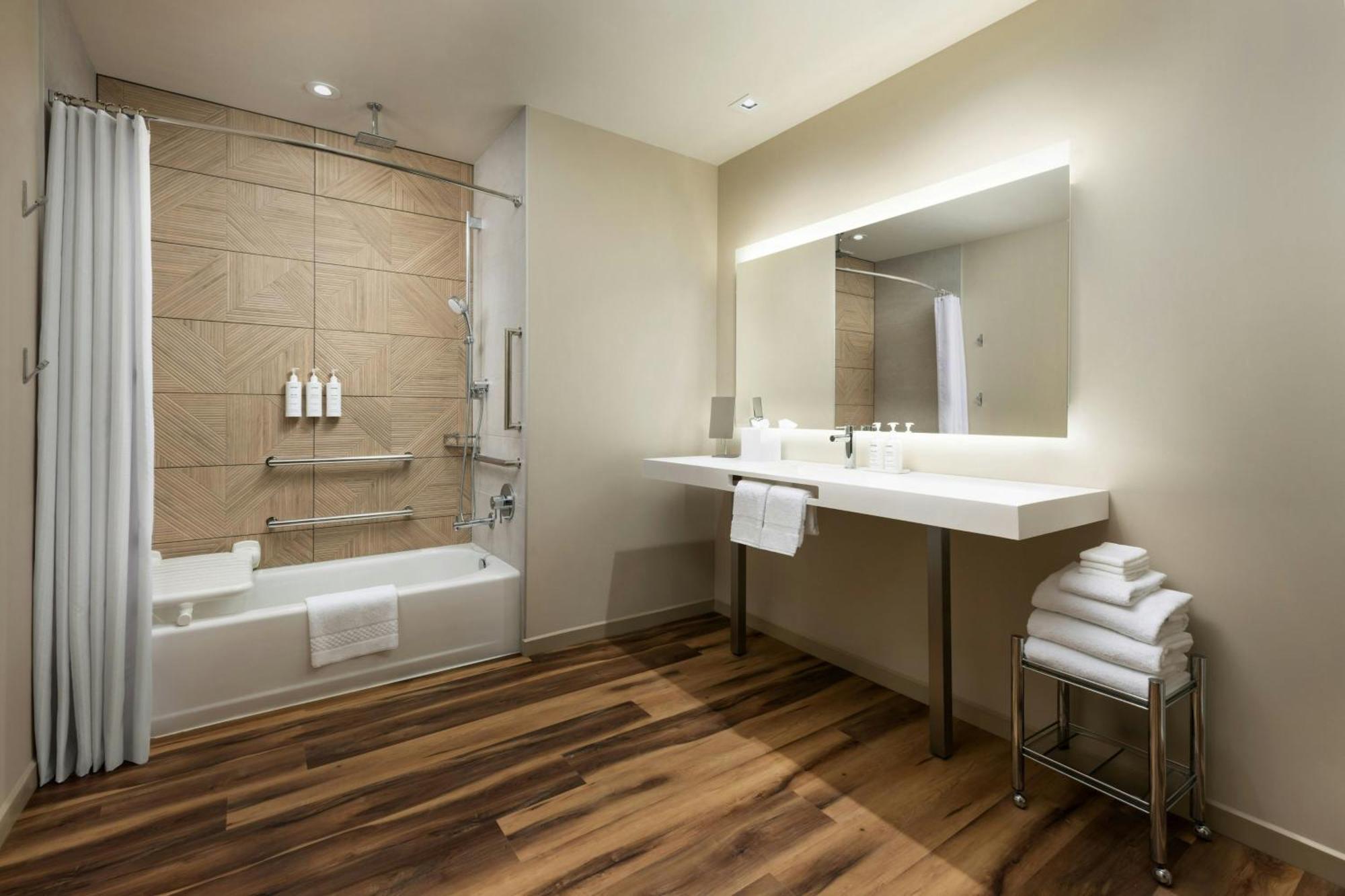 Ac Hotel By Marriott Honolulu Extérieur photo
