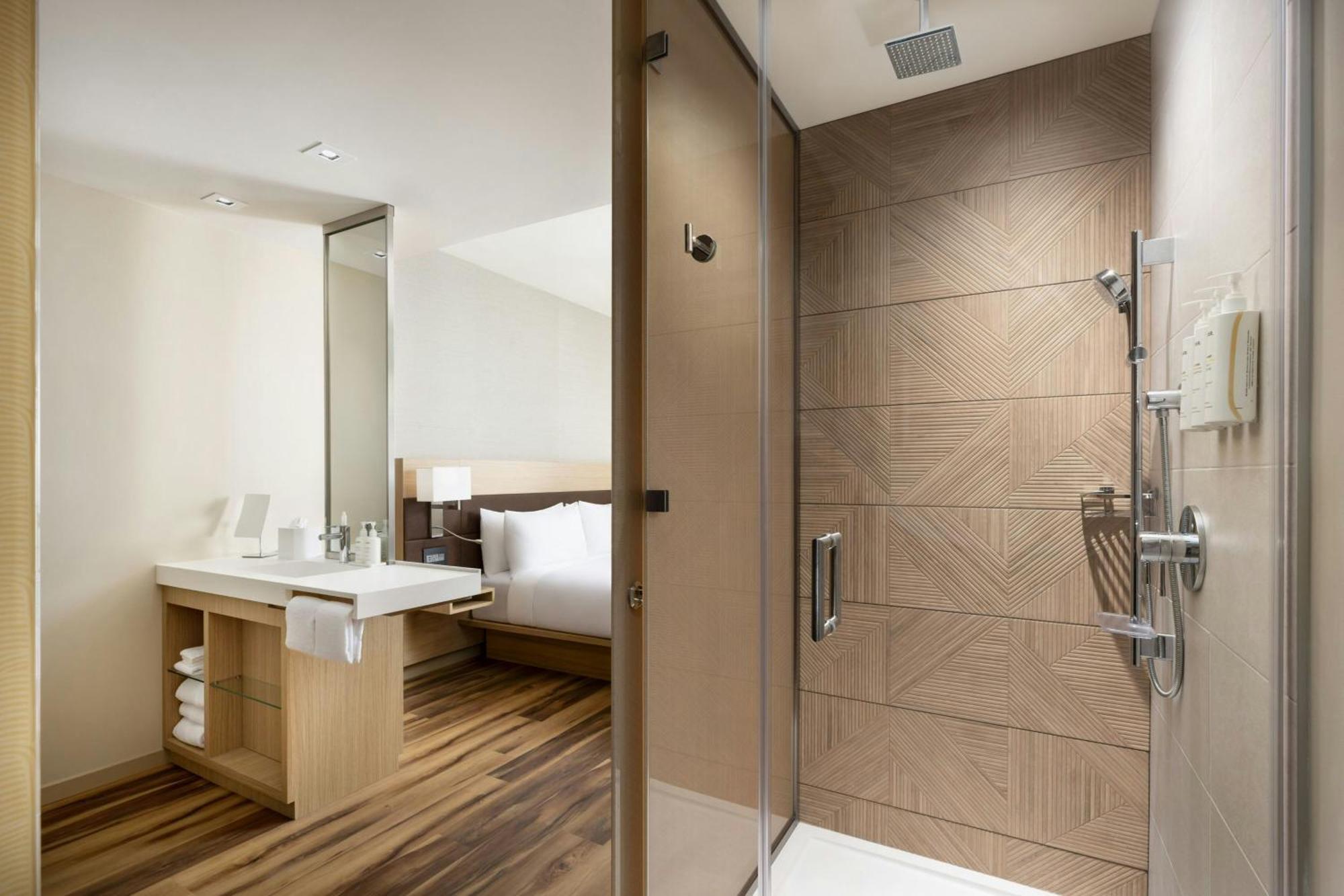 Ac Hotel By Marriott Honolulu Extérieur photo